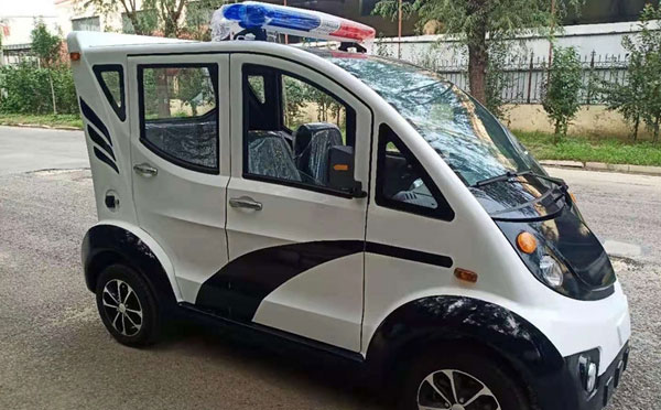 桑珠孜警用巡逻车